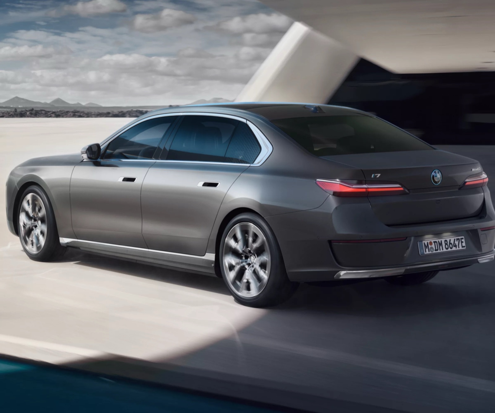 BMW i7 — image 2