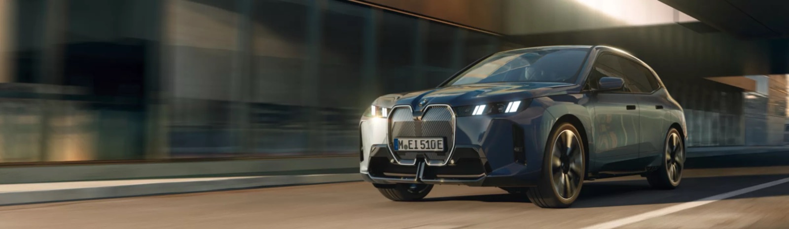 BMW iX — image 2