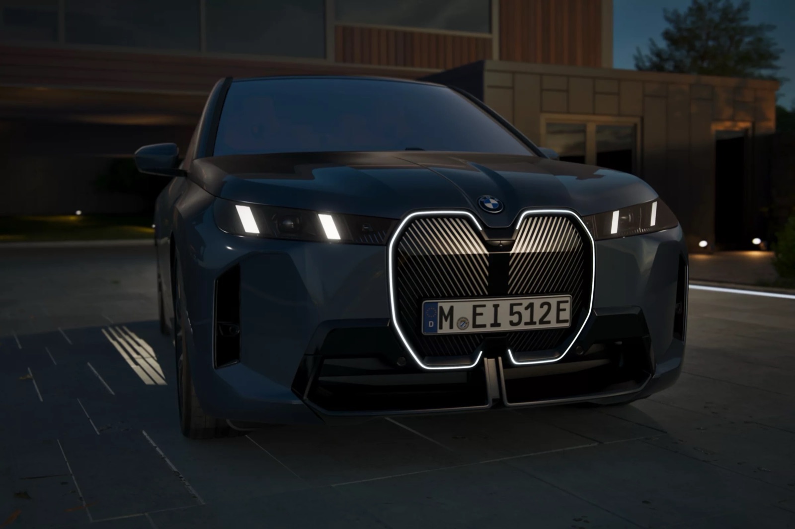 BMW iX — image 3
