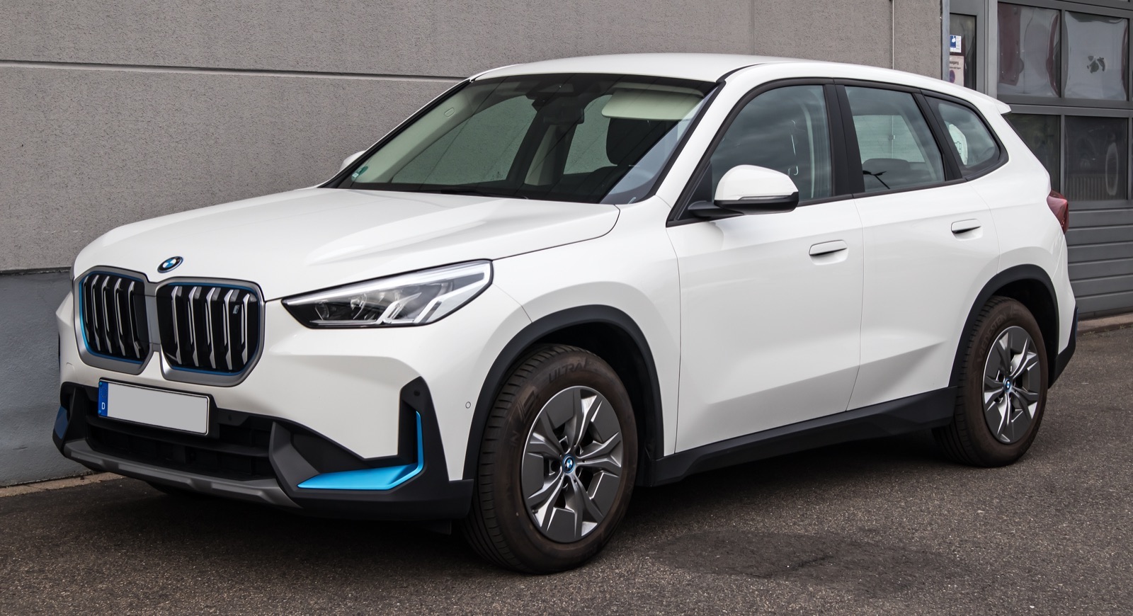 BMW iX1