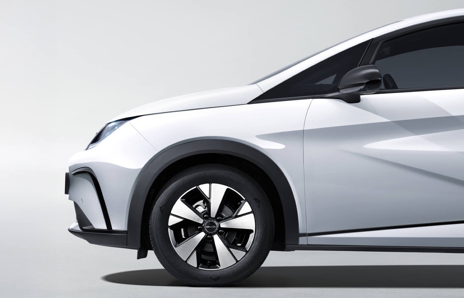 BYD Dolphin — image 4