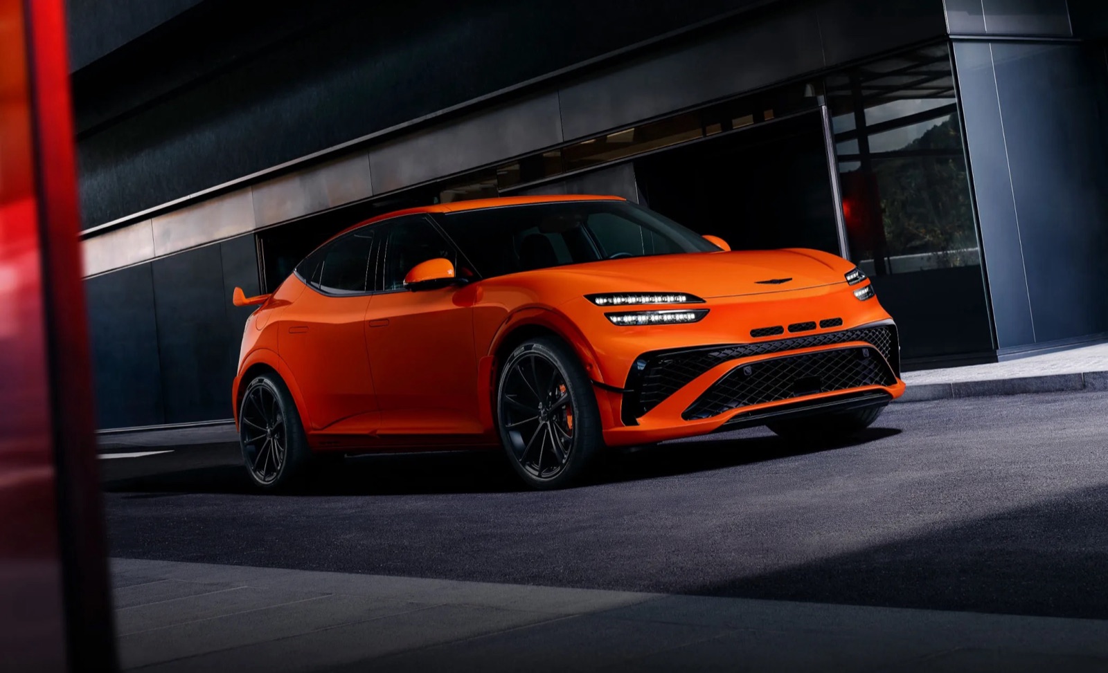 Genesis GV60 Magma — image 2