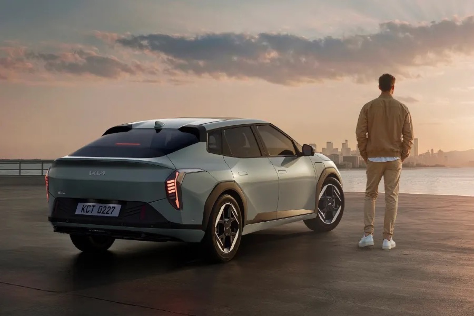 Kia EV4 — image 3