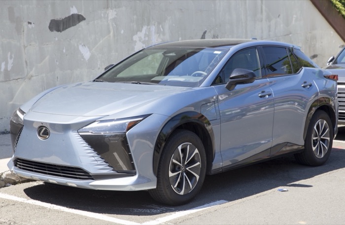 Lexus RZ